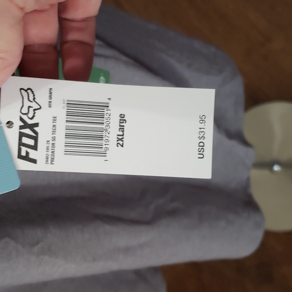 NWT Fox t-shirt - Picture 3 of 3